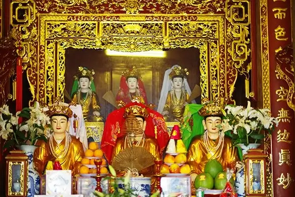 Văn khấn cúng lễ Ban Tam Bảo