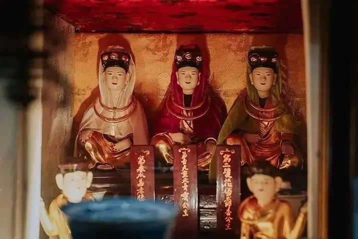 Văn khấn Tam toà Thánh Mẫu